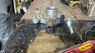 92 Civic Hatchback Project: Broken TPS replacement and throttle body cleaning.