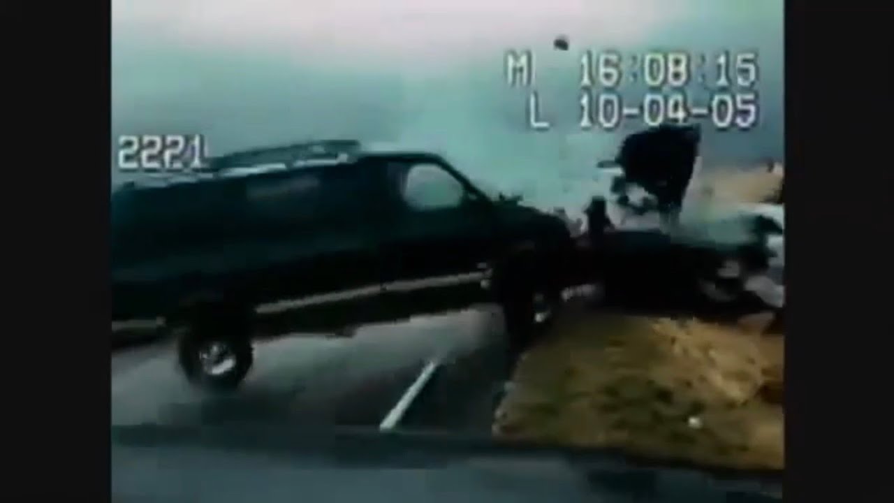 High-Speed Chase Ends In Horrific Crash - YouTube