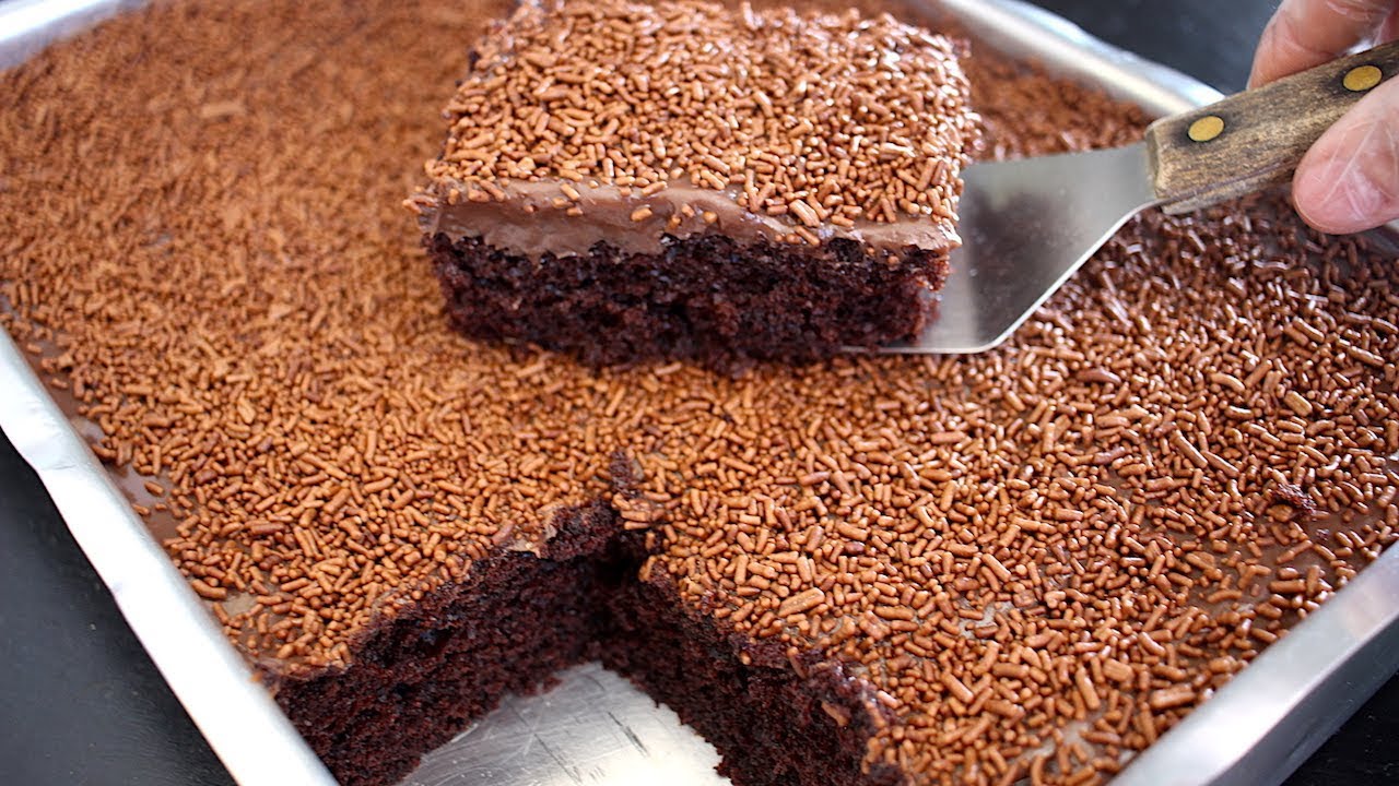 BOLO DE CHOCOLATE FÁCIL - RÁPIDO - FOFO - SEM BATEDEIRA E LIQUIDIFICADOR - Isamara Amâncio