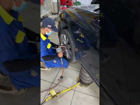 Chuyện kinh dị vá xe 4 triệu rưỡi :(( #shorts