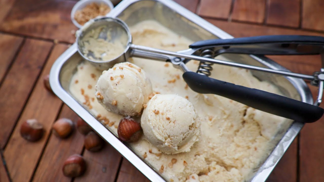 Haselnuss Eis Rezept mit Eismaschine so cremig & lecker