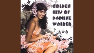 Video thumbnail of "Daphne Walker - He Putiputi Pai"