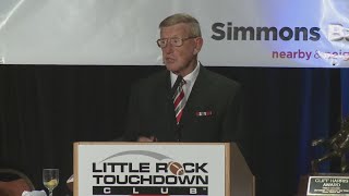 Arkansas, college football community mourns loss of legendary coach Lou Holtz