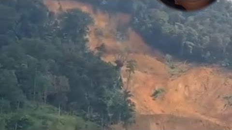 Sạt Lở Một Quả Đồi // Khối lượng rất lớn - Người dân kêu là - tronpiu vlog 