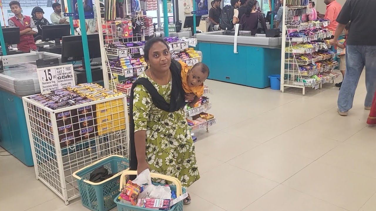 మోయలేనంత సరుకులు డీమార్ట్ లో షాపింగ్ చేసి... రాత్రికి పన్నీర్ కర్రీ చేసి పెట్టాను