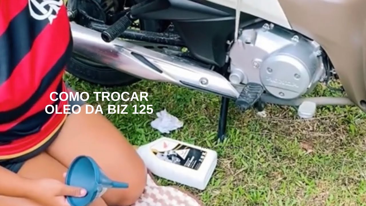 Como trocar o óleo da Honda Biz 125 ,fácil e prático - YouTube