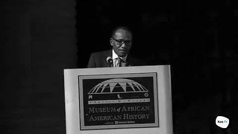 Dr. Melvin Pender presents his 1968 Gold Medal to ...