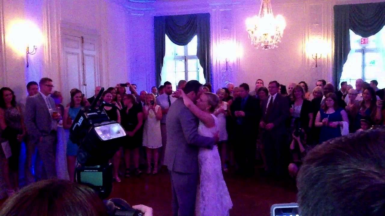 GLEN MANOR HOUSE WEDDING PORTSMOUTH RI RI WEDDING DJ RAMU AND