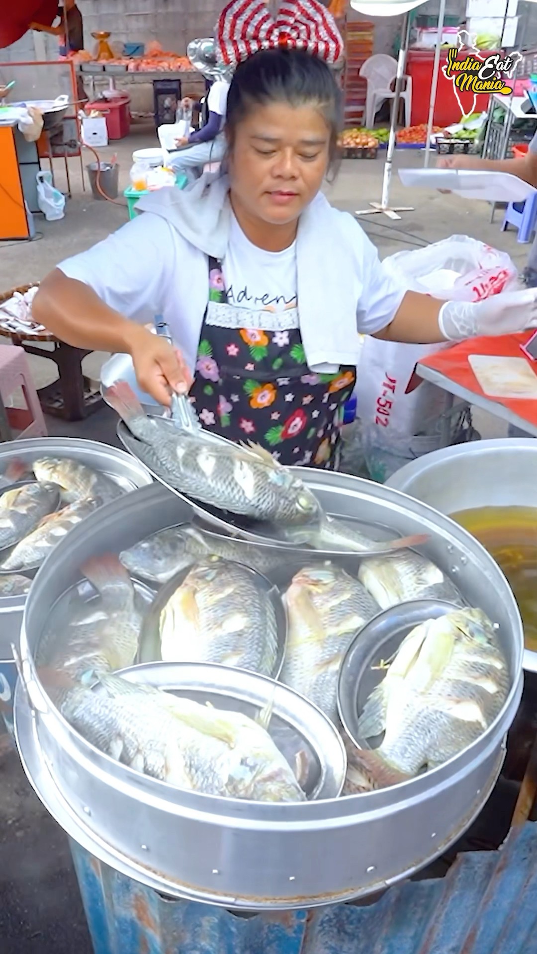 Thai Aunty Selling Healthy Steam Whole Fish In Bangkok #thailand #shorts
