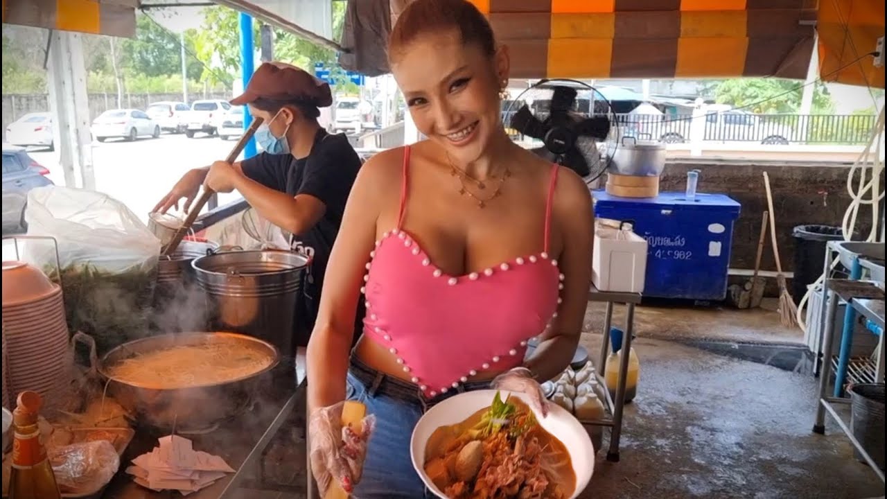 Meat HEAVEN! The Most Popular & Beautiful Hot Pot Owner in Bangkok