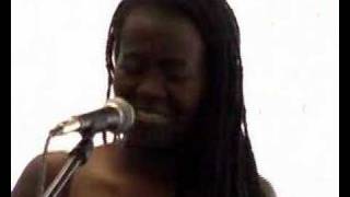 Somi Performing "Quietly" Live @ J&R chords