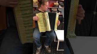 Romagnoli Accordions - Restoration of Italo-American 'Leroy'