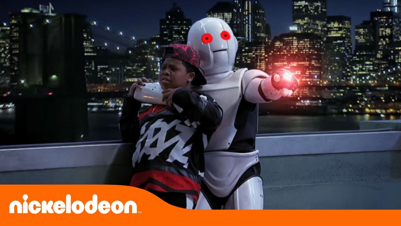Game Shakers | Un robot fuera de control | Nickelodeon en Español