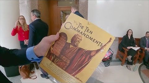 Judge blocks Texas law putting Ten Commandments in classrooms