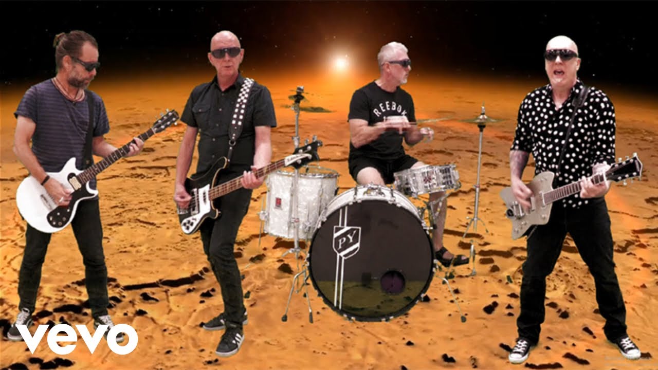 Psychotic Youth - Out of this world (Studio)