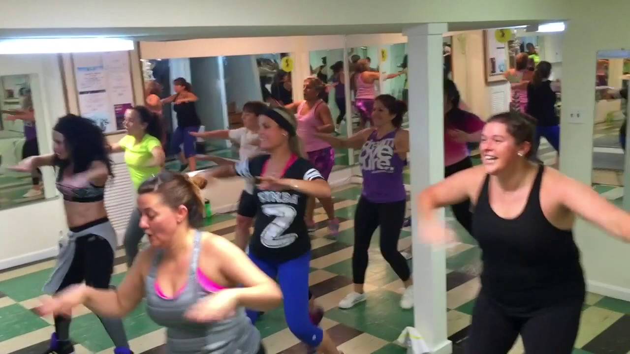 Zumba with Mariela Monterroso | Sacudelo by Proyecto Uno - Choreo by Mariela