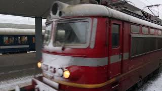Fast Train 7623 Arriving At Winter Sofia Central | Skoda 44 155 | February 2022
