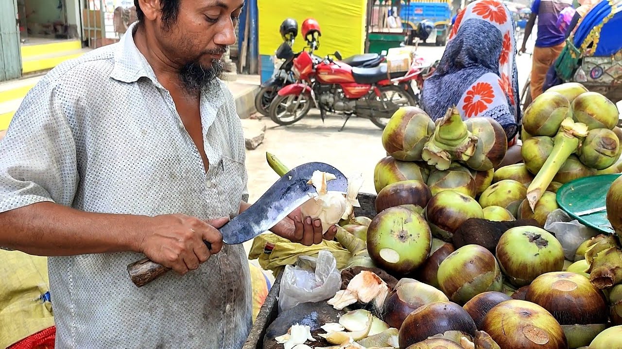 Amazing And Famous Palm (Tal)Fruit Cutting. Juicy Raw Palm Sauce/Bangladeshi Street Food.
