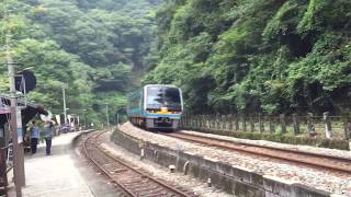 坪尻駅  特急南風2000系通過