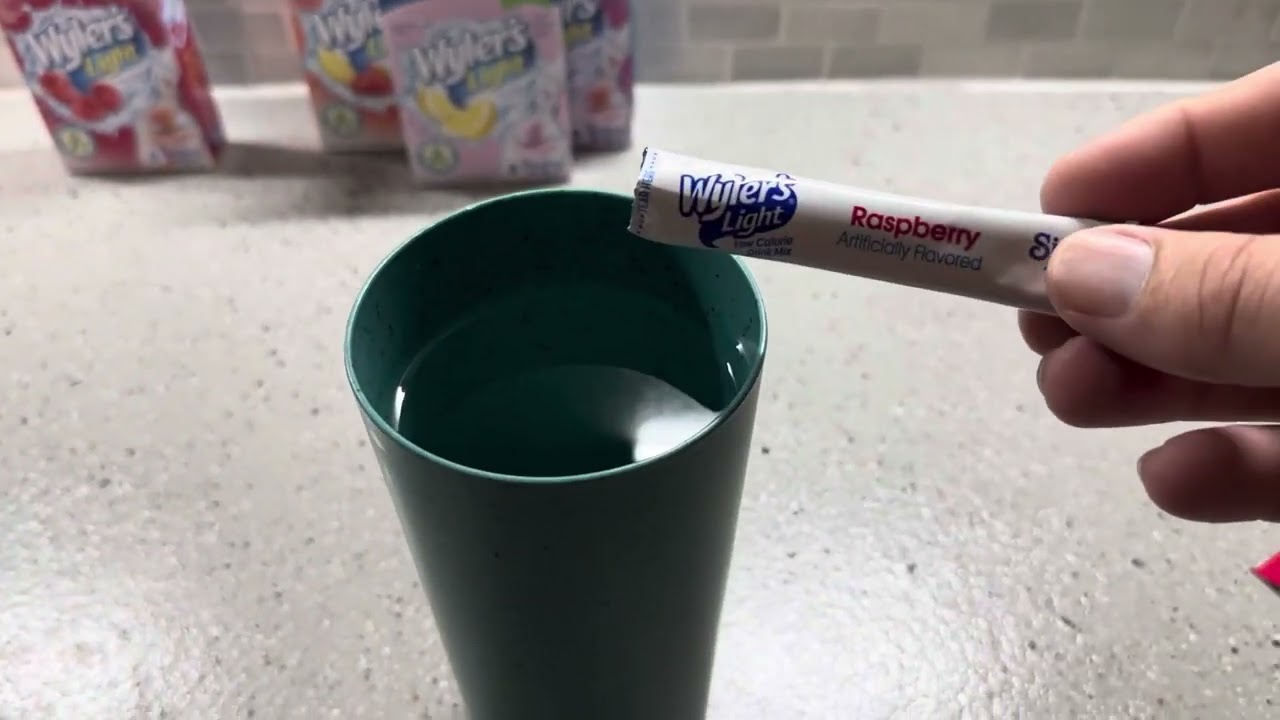 Content, Tasting, Mixing, and Review of Wylers Light Singles to Go Drink Mixes