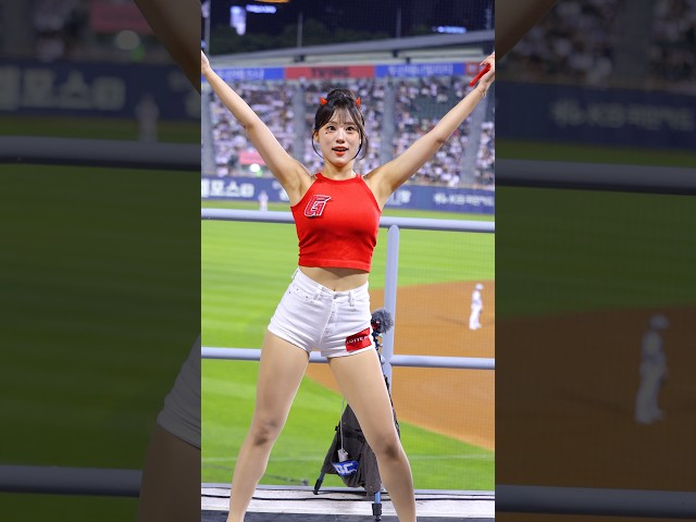 빅~터! 레이예스!! '레이예스 응원' 오효정 치어리더 #오효정 #吳効柾 #오효정치어리더 #롯데자이언츠  #치어리더 #cheerleader #직캠 #shorts