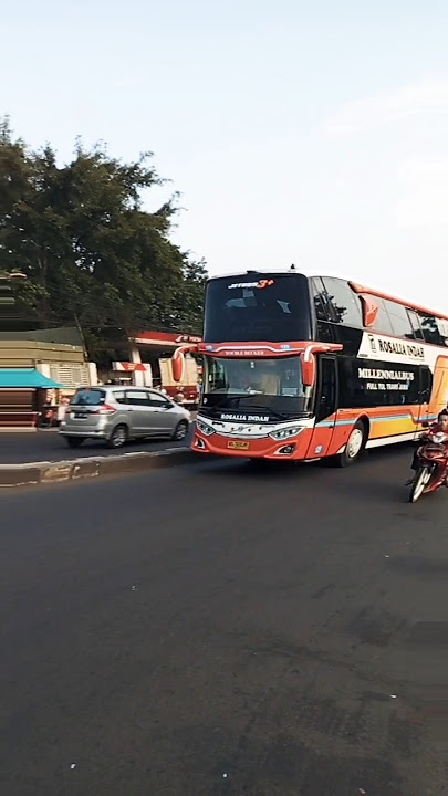 manuver bus tingkat #shortvideo #barabab5
