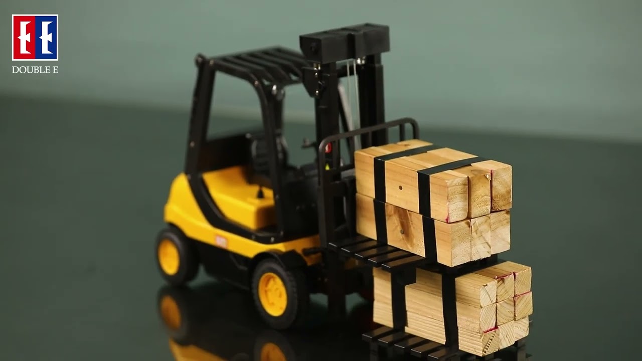 DOUBLE E RC Forklift 1/8 Scale E521-003 - YouTube