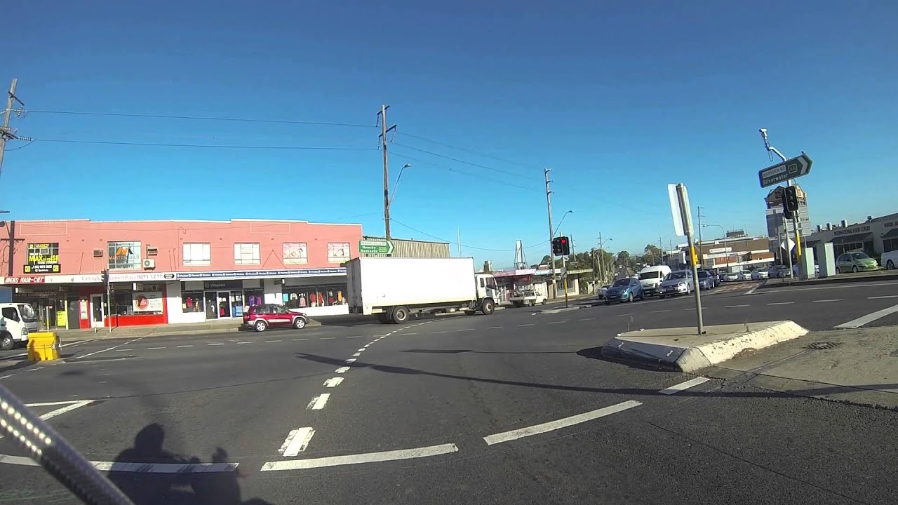 Idiot Driver - Extremely red light - YouTube