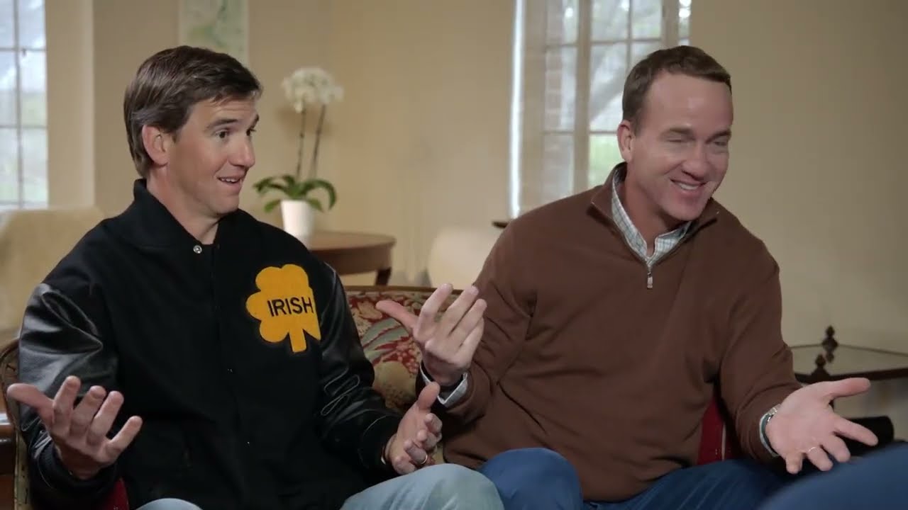 Пейтон и Эли Мэннинг обсуждают футбольное наследие Нотр-Дам с Маркусом Фрименом