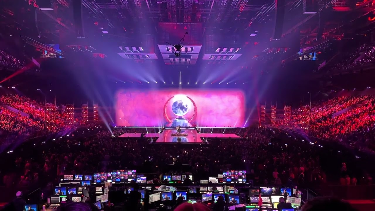 Doomsday Blue - Bambie Thug - Ireland - Eurovision 2024 SF1 Jury Show - Front View - 4K60