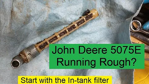 Jak velká je palivová nádrž u traktoru John Deere 5075E?