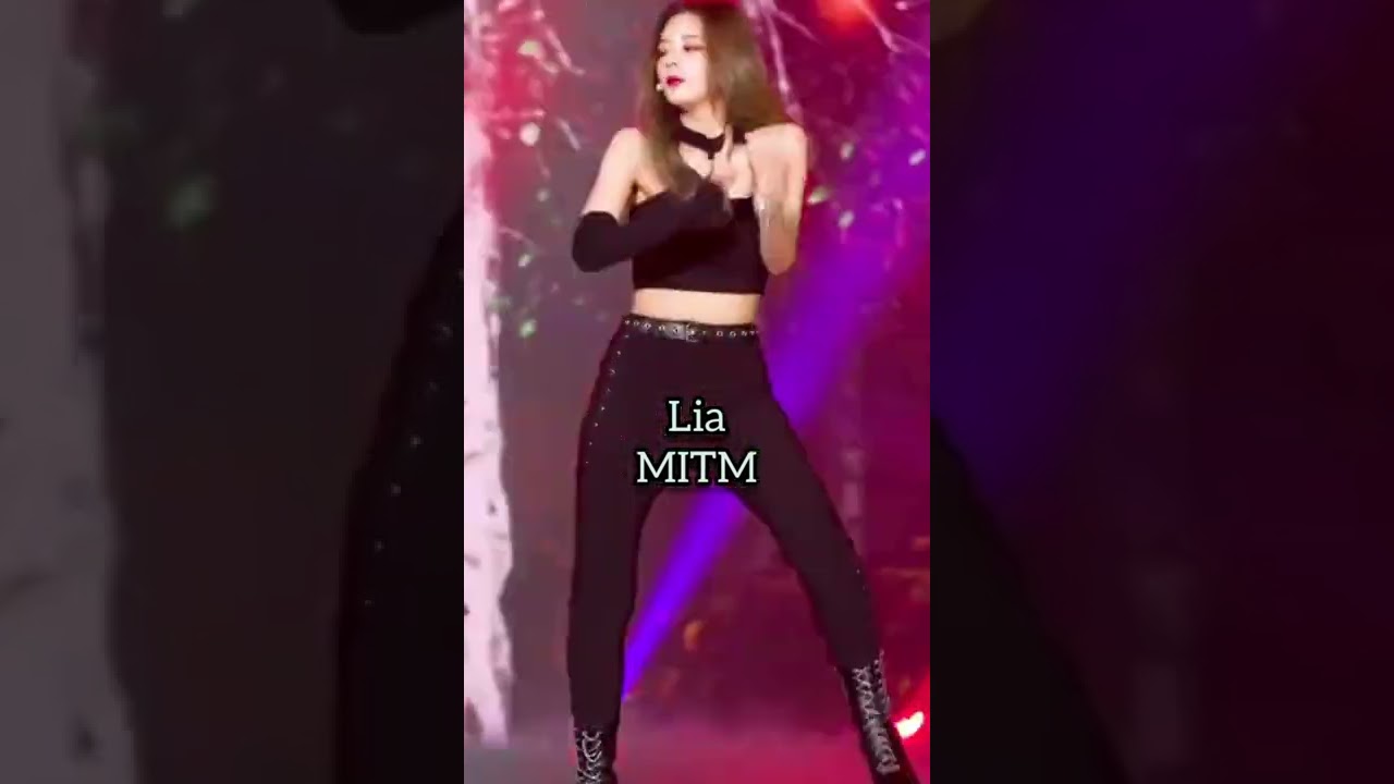 my favorite outfits from different itzy eras #itzy #yuna #yeji #ryujin #lia #chaeryeong