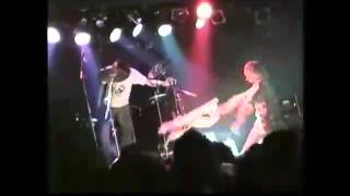 Kurt Copbain -Destoying Guitars