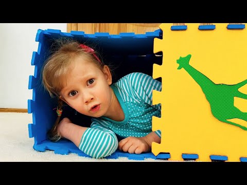 Alena build playhouses for toy animals