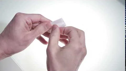 How to snap your DE blades in half, to fit in your Leaf Razor