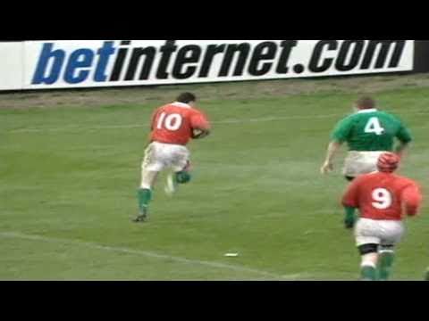 Stephen Jones' first try for Wales