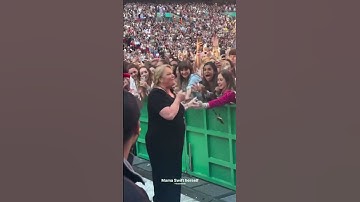 ANDREA, MAMA SWIFT EMOTIONAL AT ERAS TOUR 🥹 #taylorswift #andreaswift #theerastour #emotional