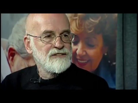 Video: Terry Pratchett: Biografija, Karijera I Lični život