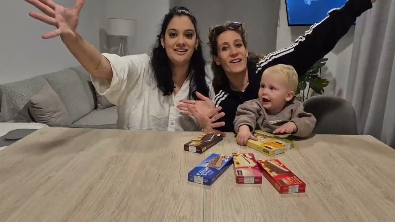 RETO | COMIENDO TODOS los TURRONES del MERCADONA con MI HERMANA