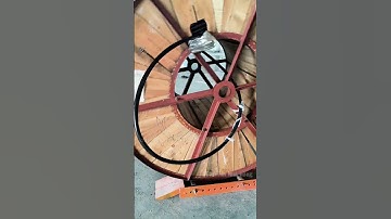 Cách người ta kéo dây cáp điện từ cuộn khổng lồ