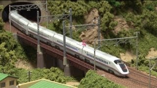 Nゲージ・鉄道模型 KATO E3系 秋田新幹線「こまち」 - YouTube