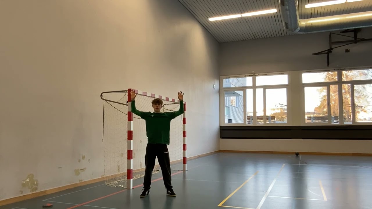 Tiefer Block als Handballtorhüter