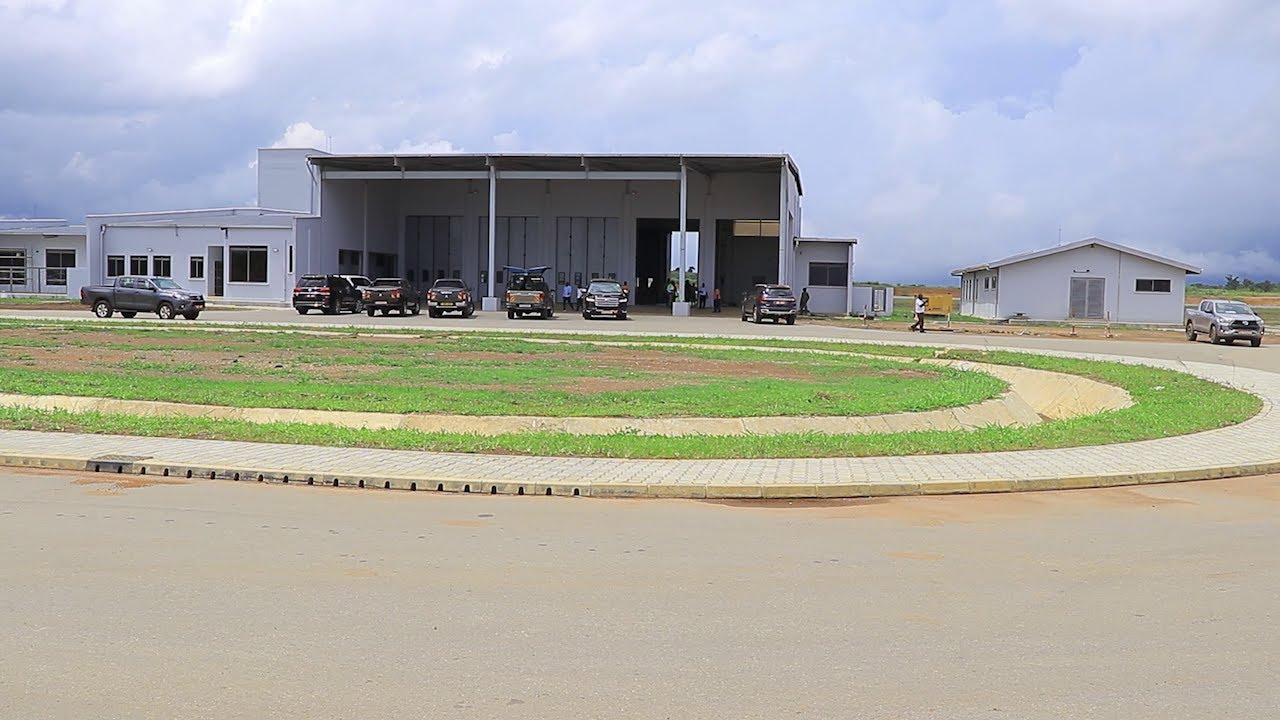 Agabuutikidde Okuzimba ekisaawe ky'ennyonyi ekya Kabalega omulimu gutuuse ku bitundu 95%