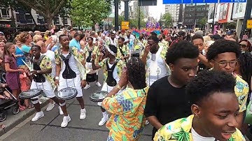 Zomercarnaval Rotterdam 30 juli 2022. Brassband DreamTime.