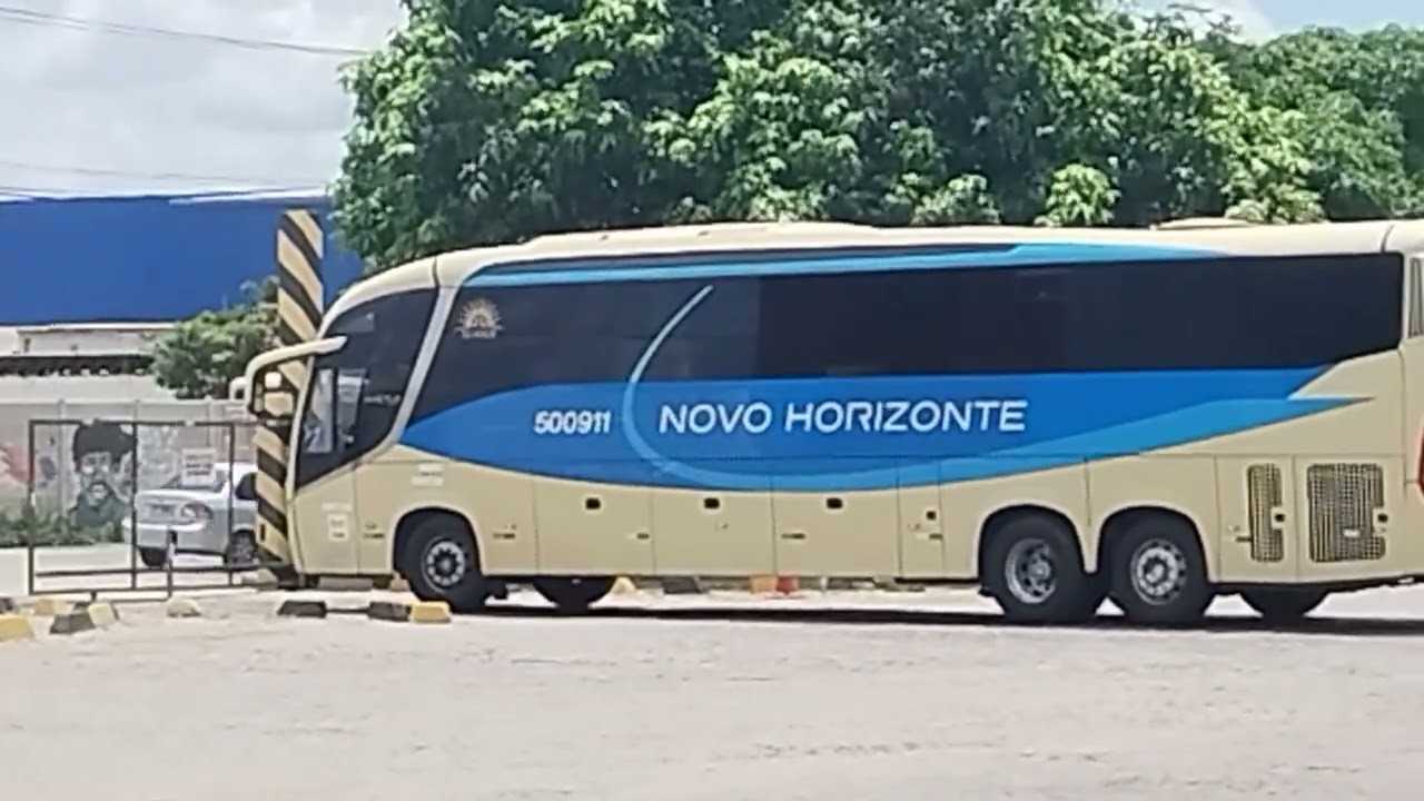 Ônibus da novo horizonte saindo da rodoviária de vitória da conquista Bahia 