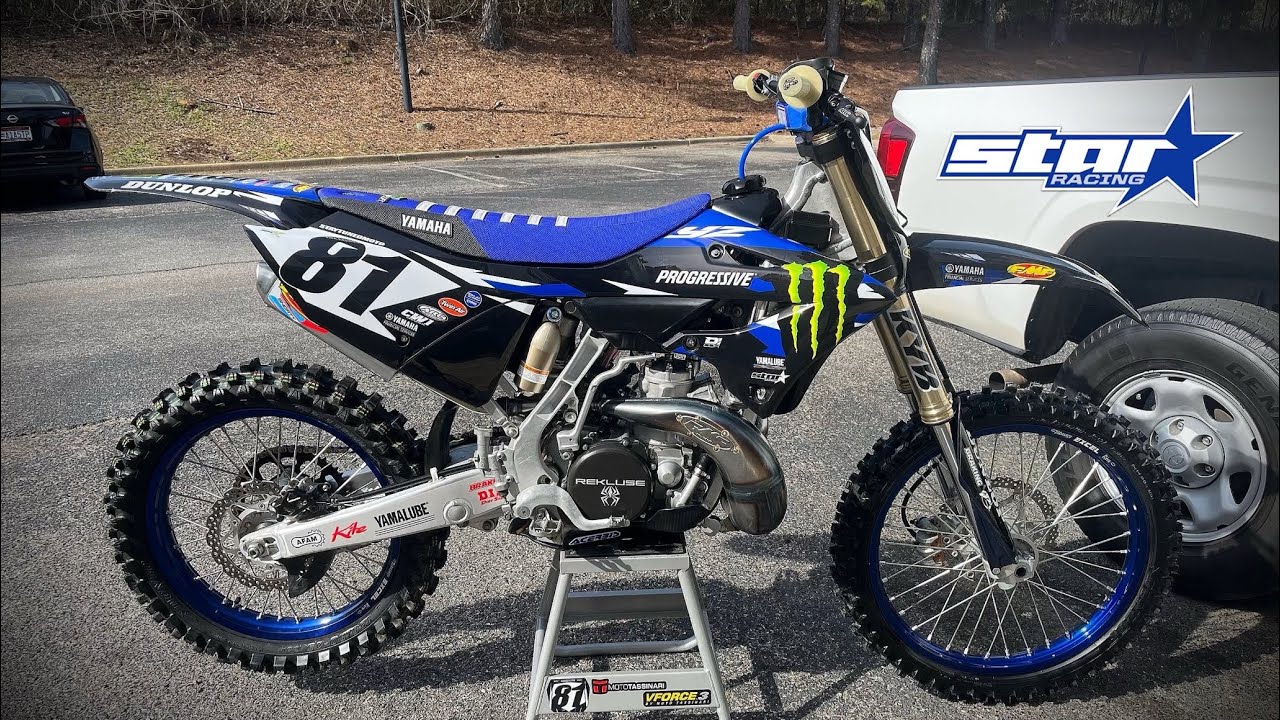 Детали сборки реплики двухтактного мотоцикла Yamaha YZ 250