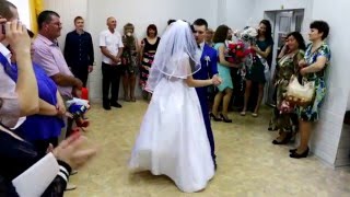 Свадьба ЗАГС Ленинского района Красноярск 5 июня 2015 г. ( видеограф Александр т. 8-923-285-00-69 ) Свадьба ЗАГС Ленинского района Красноярск 5 июня 2015 г. ( видеограф Александр т. 8-923-285-00-69 )