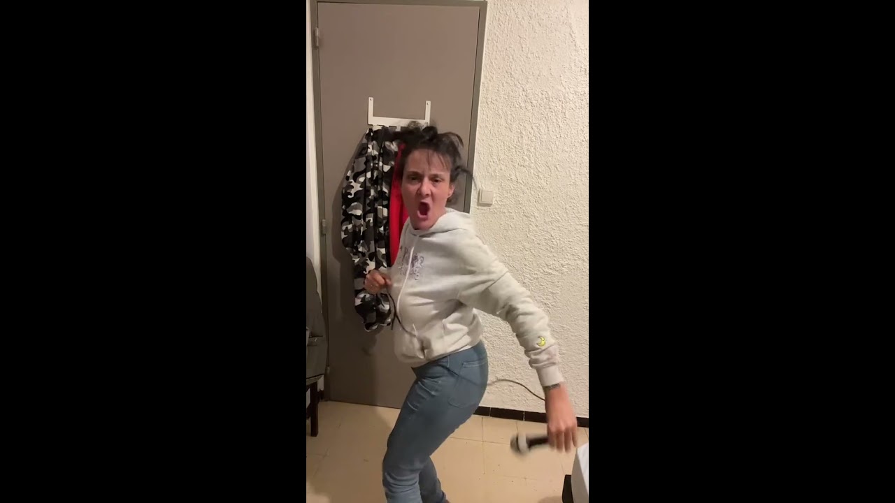 Karaoke And A Fart