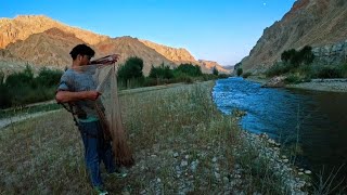 картинка: Он пошел на рыбалку и чуть не утонул.