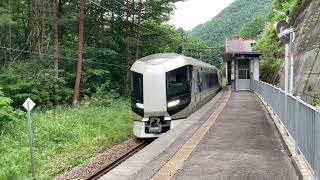 男鹿高原駅　リバティ会津134号(浅草行)通過